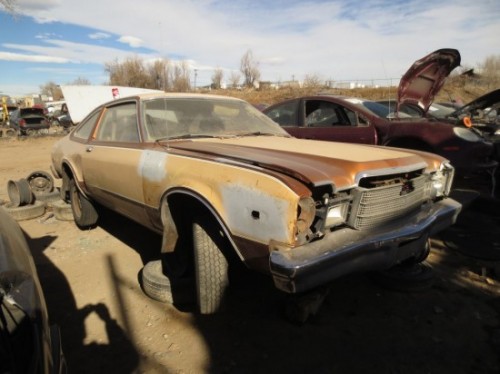 550x412x16-1977-Plymouth-Volare-Down-On-the-Junkyard-Picture-courtesy-of-Murilee-Martin-550x412.jpg.pagespeed.ic.z8jpKuCXiI
